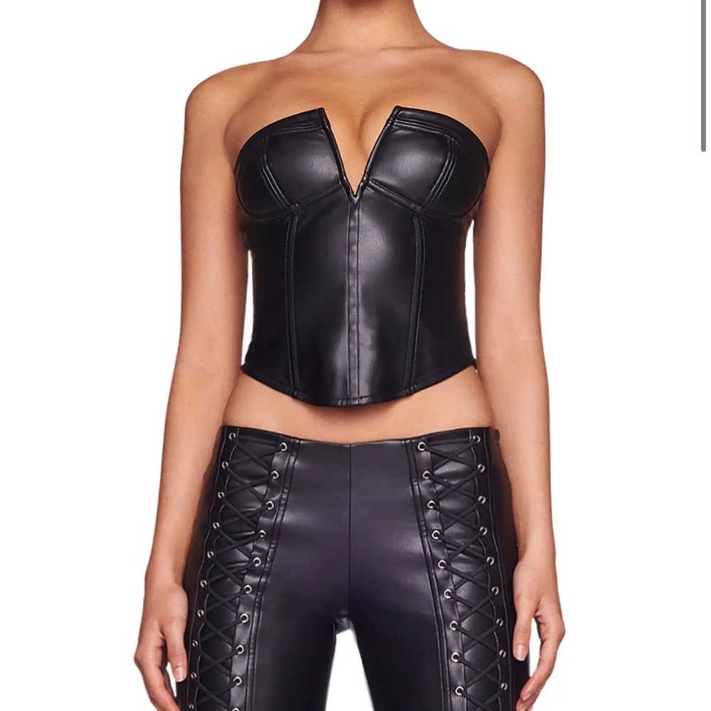 SOLD OUT 

EVANNA CORSET

I.AM.GIA